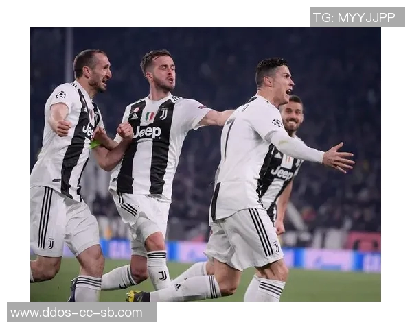 尤文图斯击败AC米兰,继续领跑意甲积分榜,C罗梅开二度表现抢眼 尤文图斯击败AC米兰,继续领跑意甲积分榜,C罗梅开二度表现抢眼